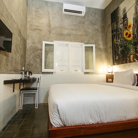 Watu Agung Guest House Магеланг Экстерьер фото