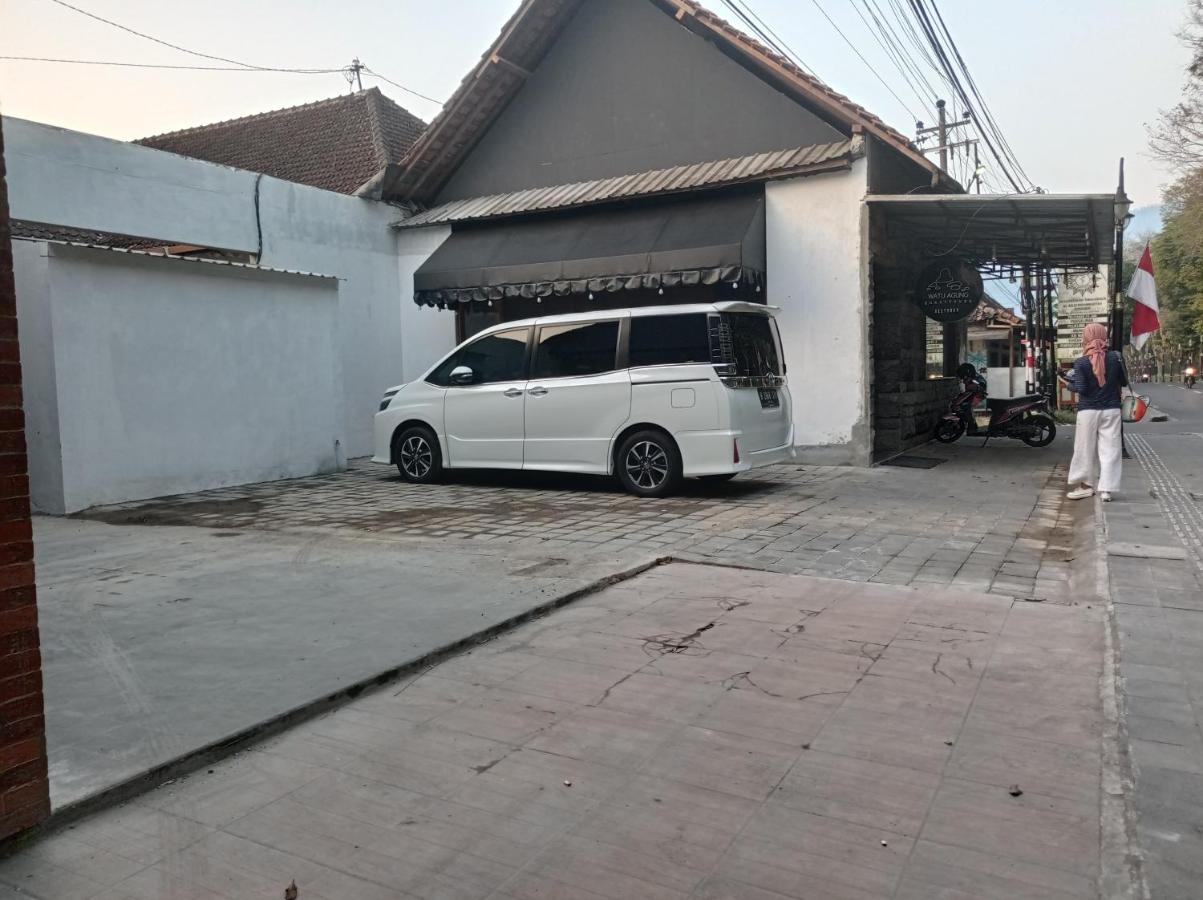 Watu Agung Guest House Магеланг Экстерьер фото