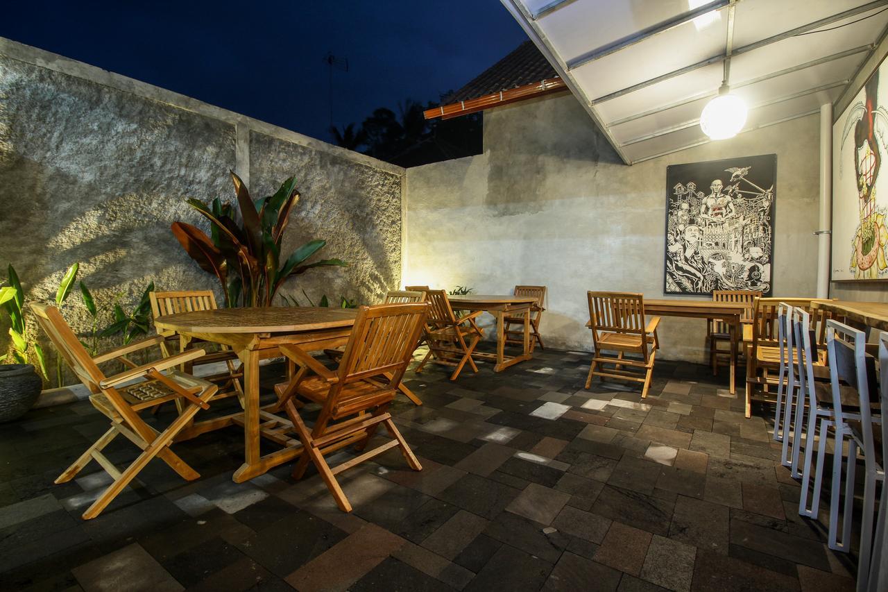 Watu Agung Guest House Магеланг Экстерьер фото