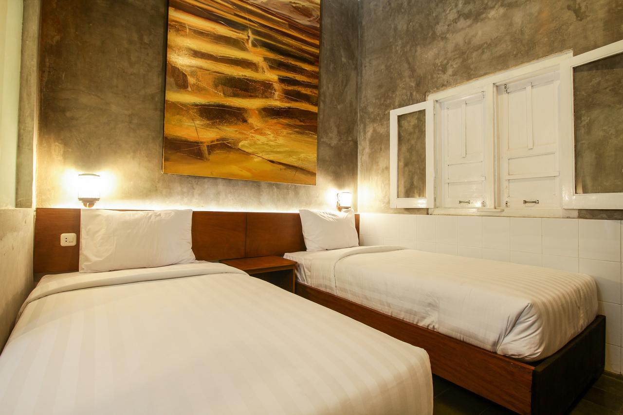 Watu Agung Guest House Магеланг Экстерьер фото