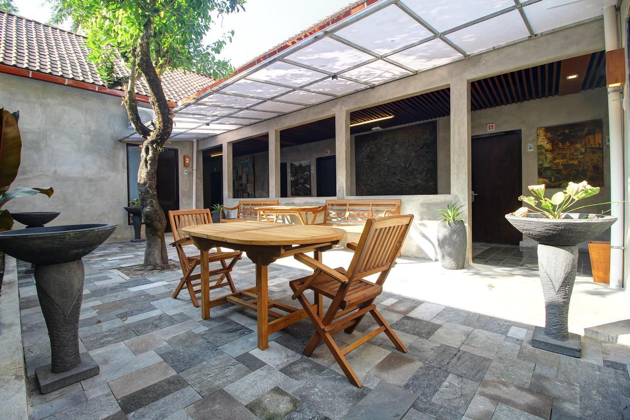 Watu Agung Guest House Магеланг Экстерьер фото