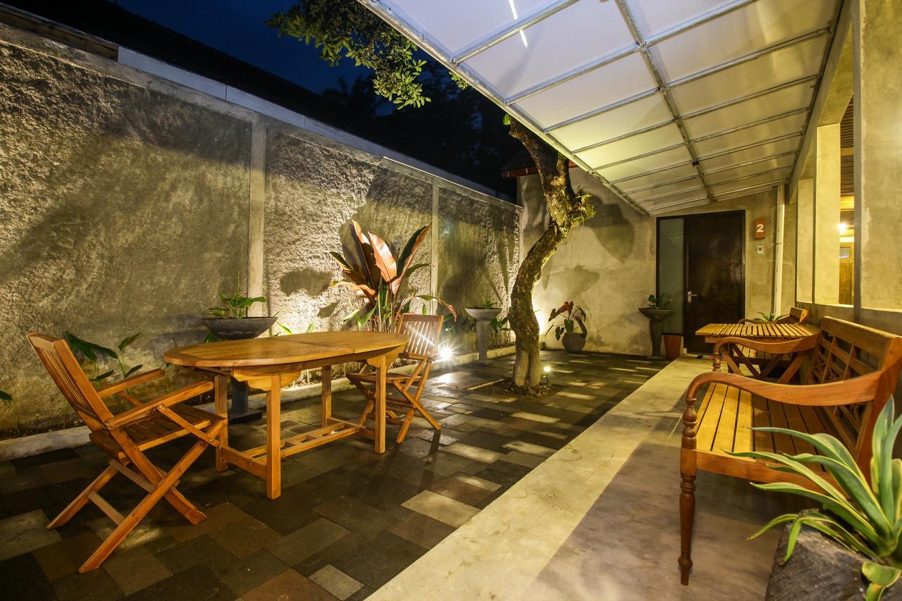 Watu Agung Guest House Магеланг Экстерьер фото