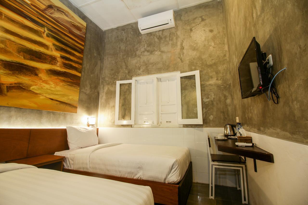 Watu Agung Guest House Магеланг Экстерьер фото